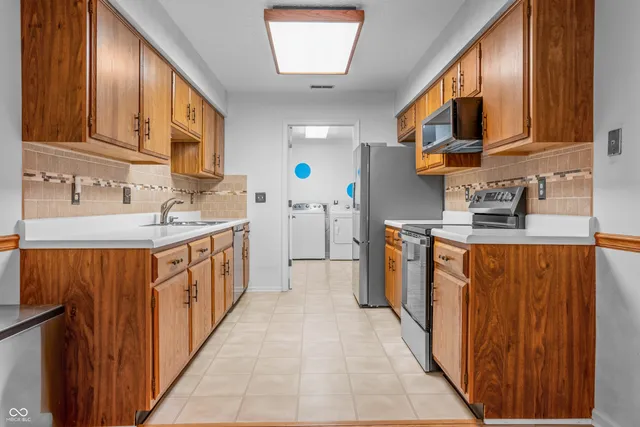 $227,900 | 7609 Farm View Circle East, Indianapolis, IN 46256