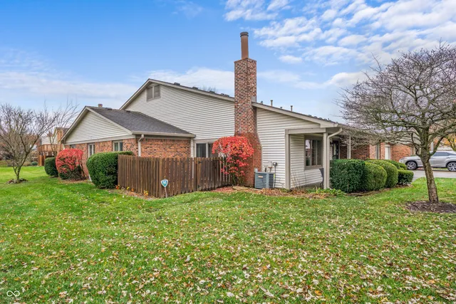 $227,900 | 7609 Farm View Circle East, Indianapolis, IN 46256