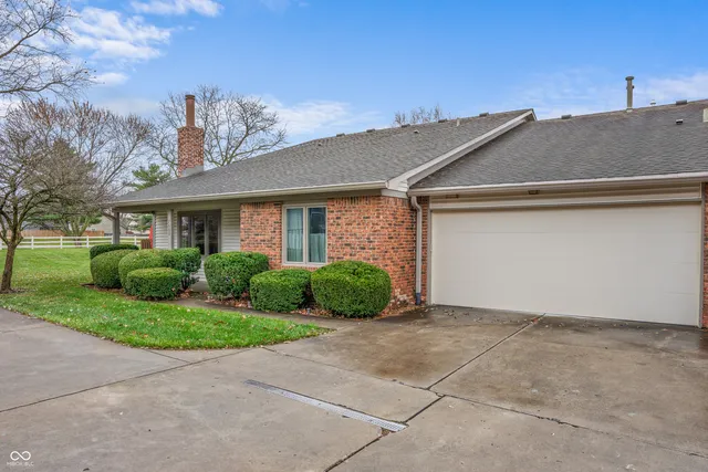 $227,900 | 7609 Farm View Circle East, Indianapolis, IN 46256