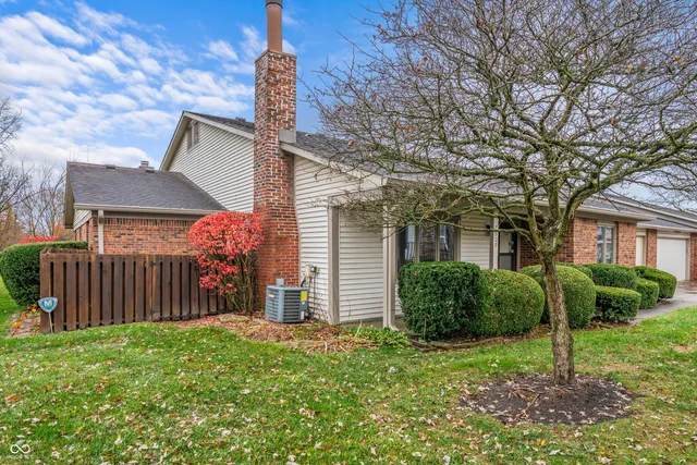 $227,900 | 7609 Farm View Circle East, Indianapolis, IN 46256