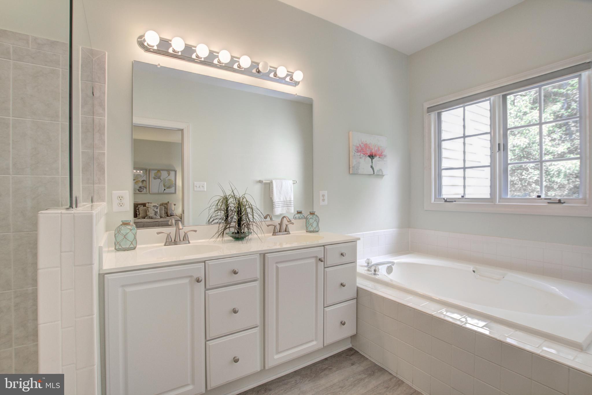 6331 Simmer Circle Springfield, VA 22150 - Photo 24 of 41 Master Bathroom
