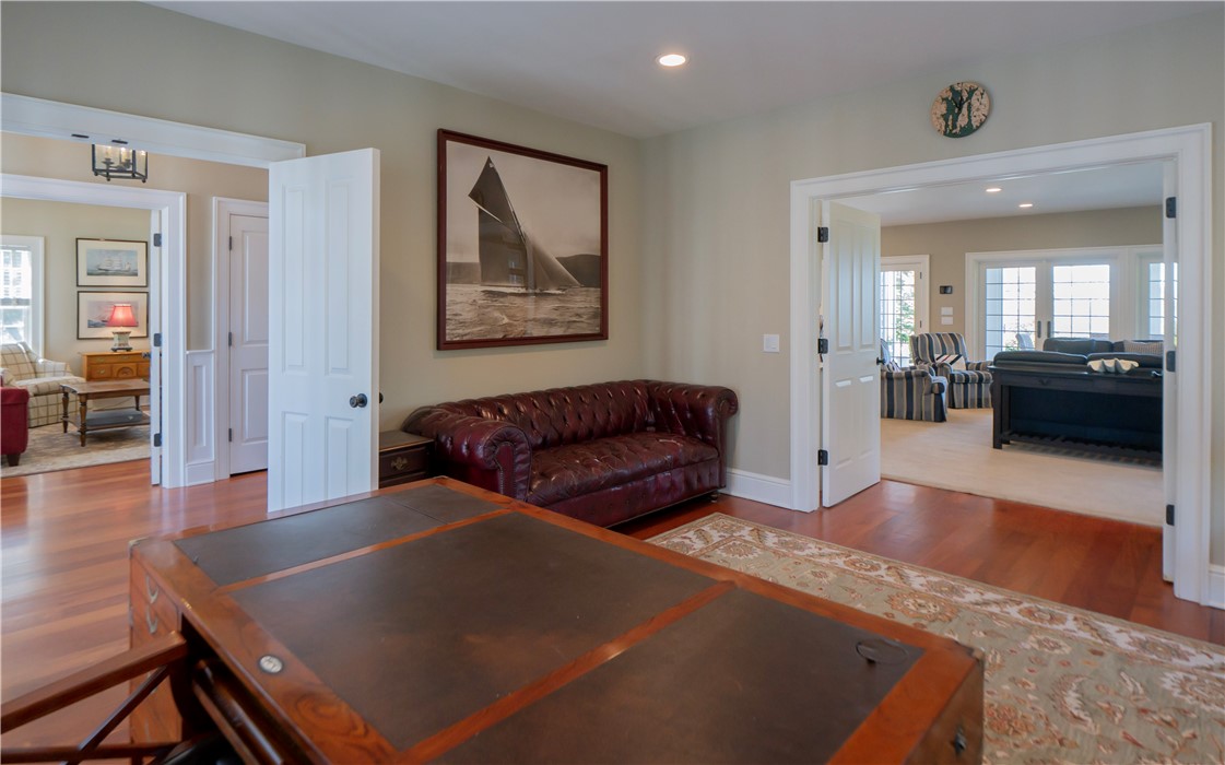 1235 North Main Road Jamestown, RI 02835 - Photo 12 of 40