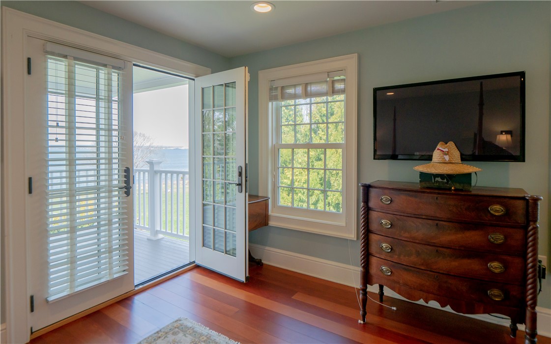 1235 North Main Road Jamestown, RI 02835 - Photo 15 of 40