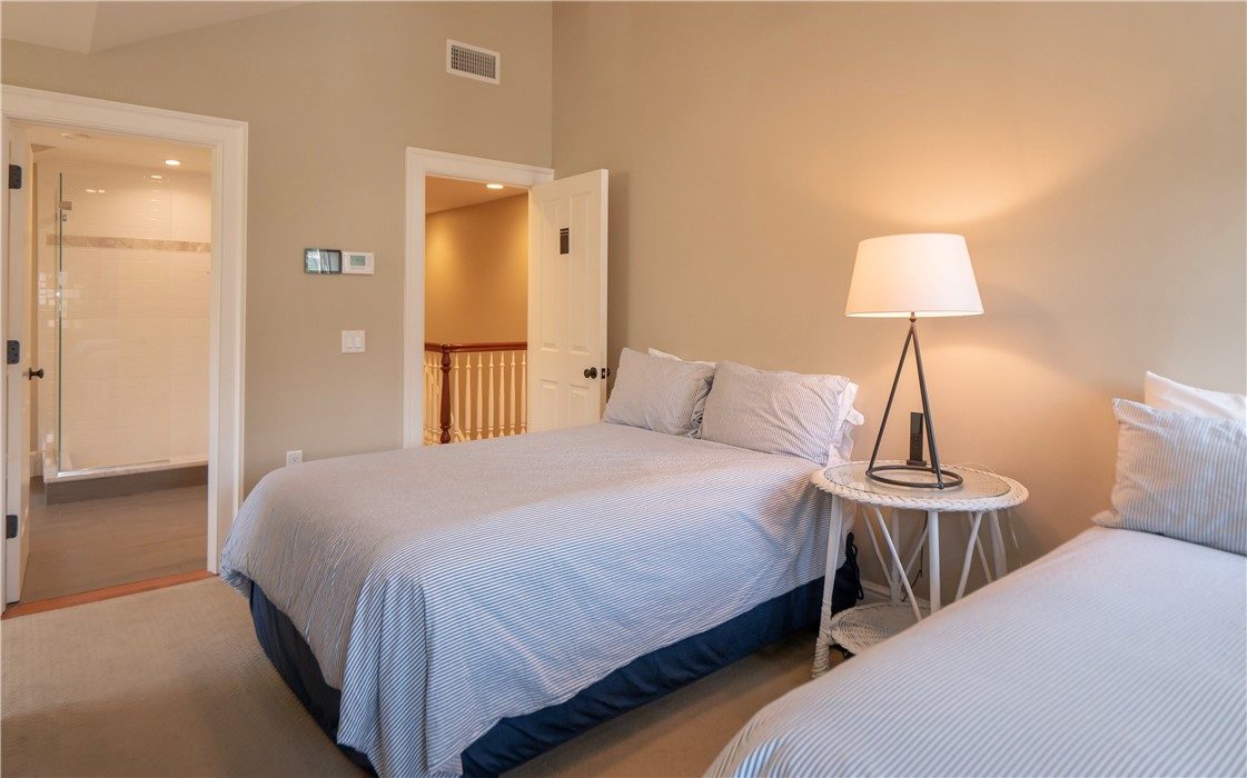 1235 North Main Road Jamestown, RI 02835 - Photo 19 of 40