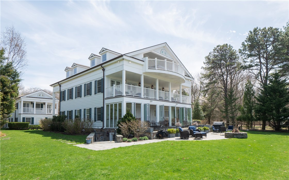 1235 North Main Road Jamestown, RI 02835 - Photo 2 of 40