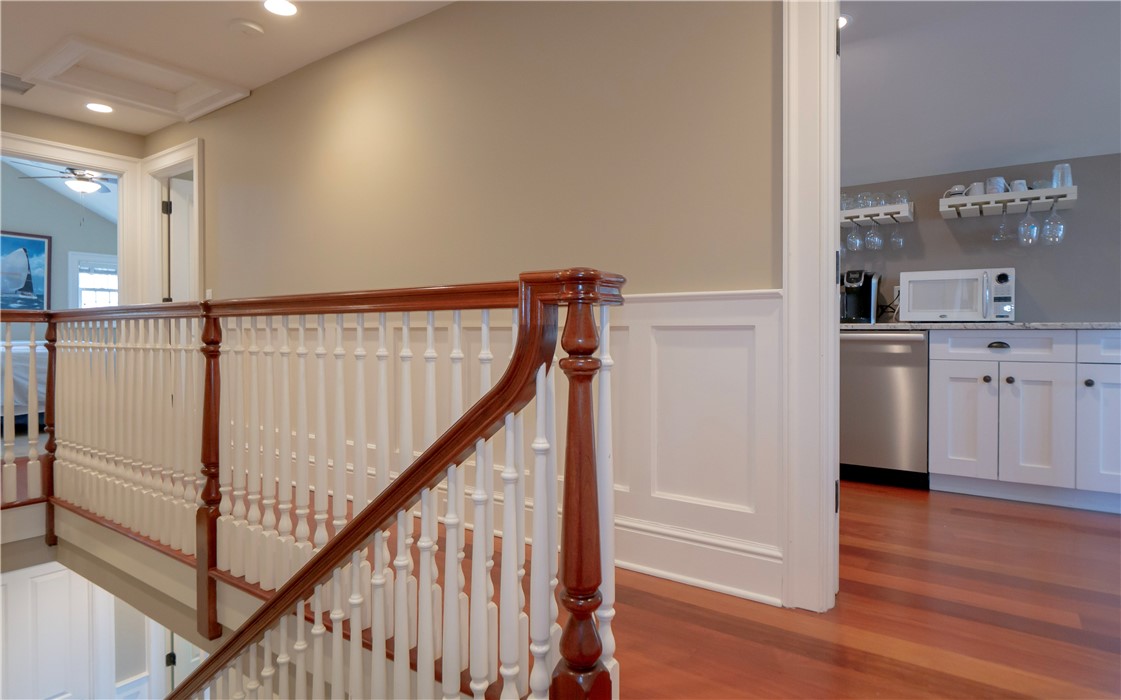 1235 North Main Road Jamestown, RI 02835 - Photo 21 of 40