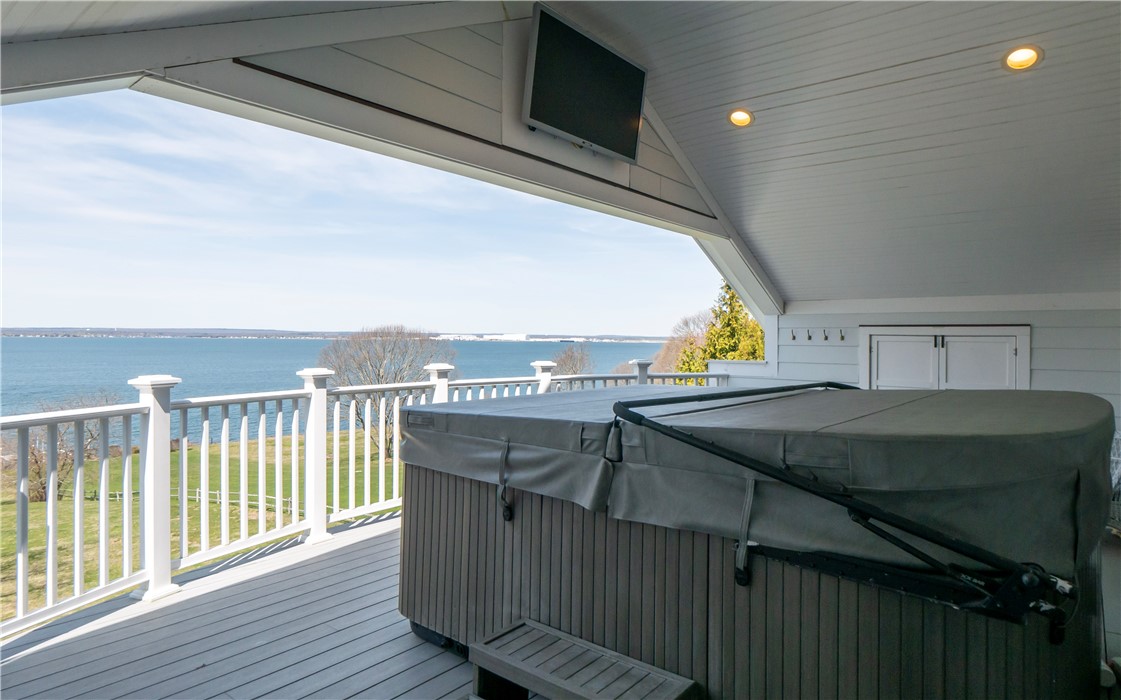 1235 North Main Road Jamestown, RI 02835 - Photo 22 of 40