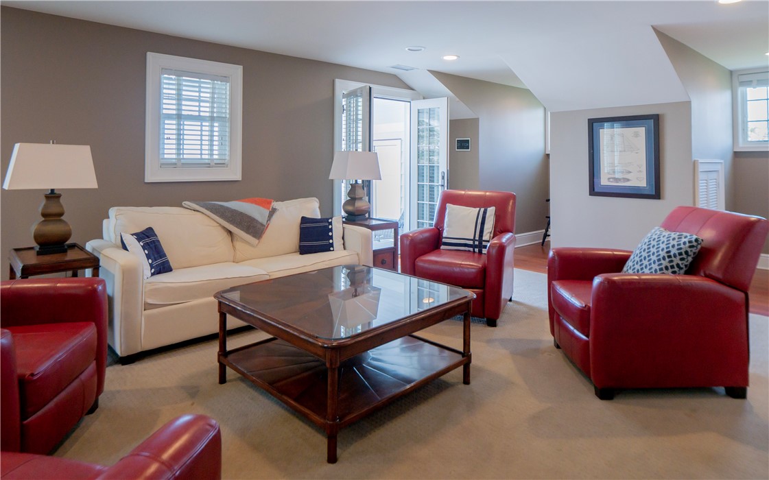 1235 North Main Road Jamestown, RI 02835 - Photo 25 of 40