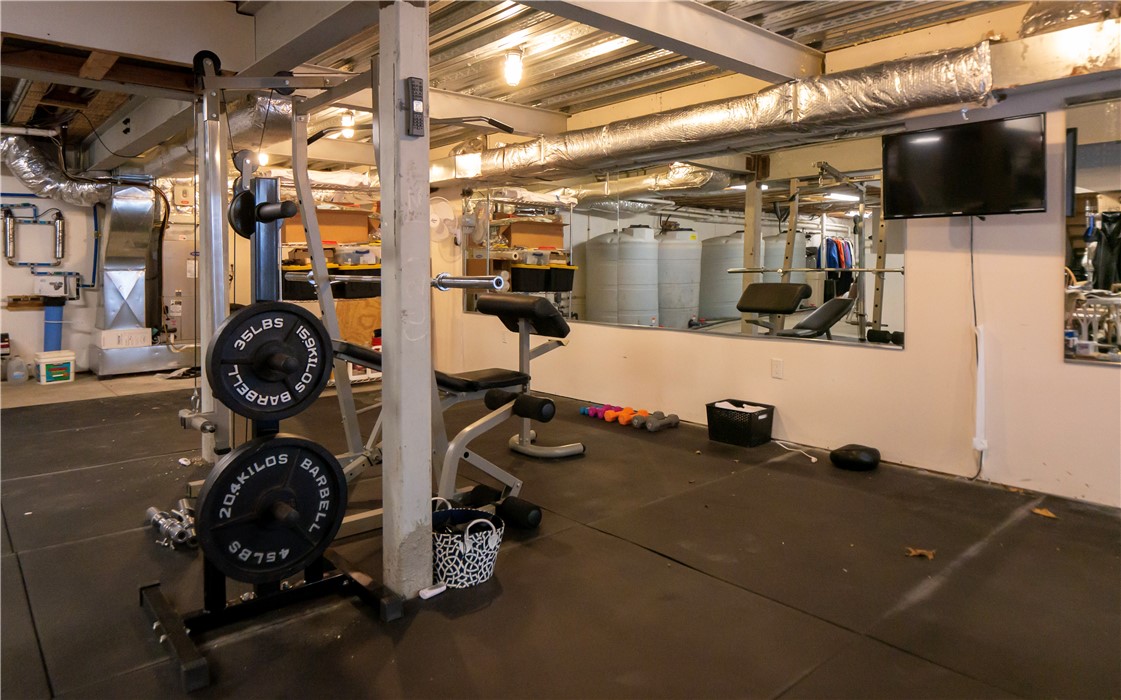 1235 North Main Road Jamestown, RI 02835 - Photo 29 of 40