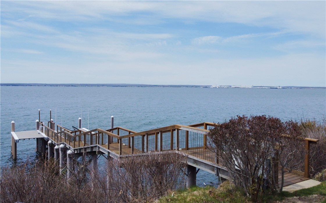 1235 North Main Road Jamestown, RI 02835 - Photo 3 of 40