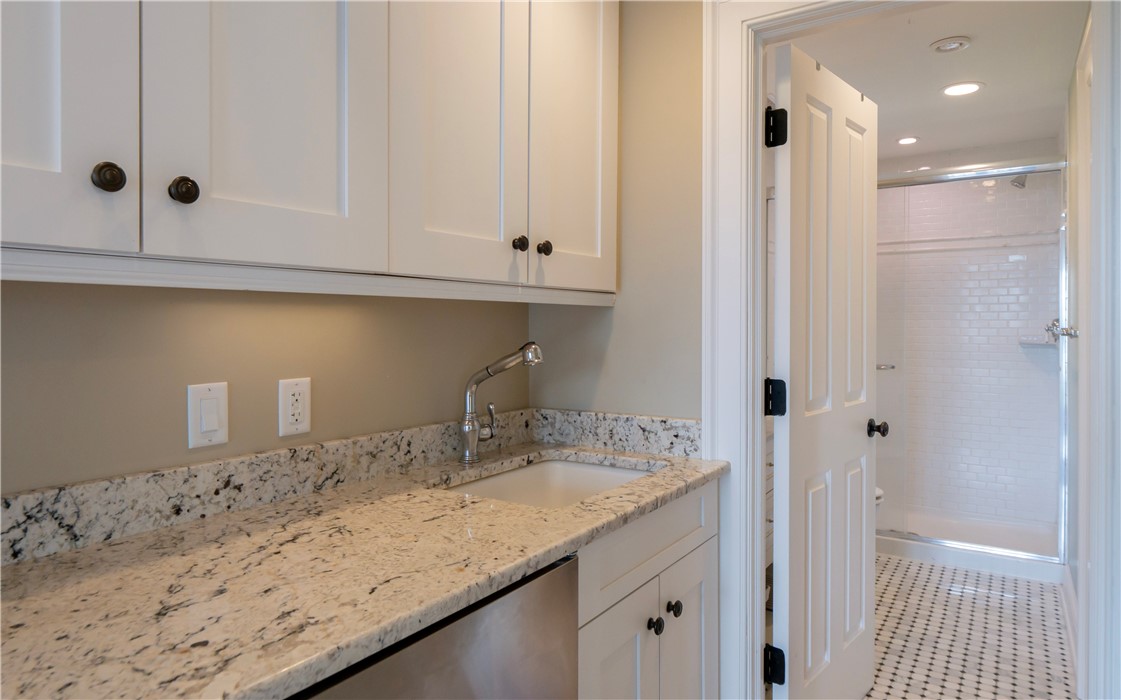 1235 North Main Road Jamestown, RI 02835 - Photo 32 of 40