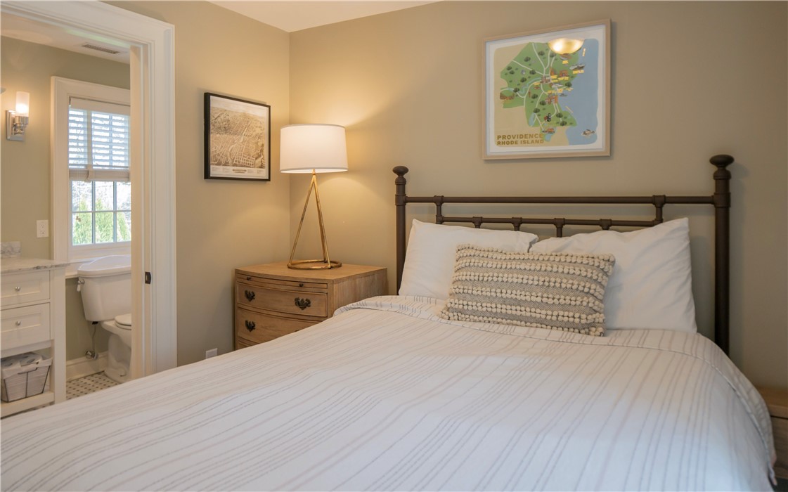 1235 North Main Road Jamestown, RI 02835 - Photo 33 of 40