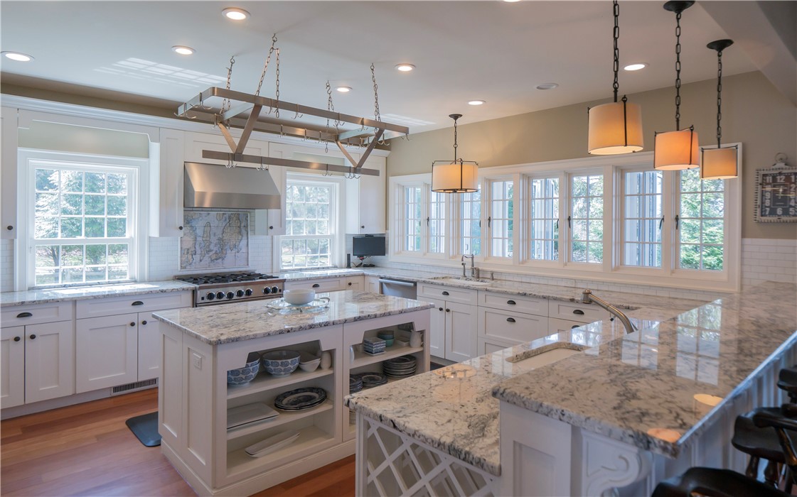 1235 North Main Road Jamestown, RI 02835 - Photo 7 of 40