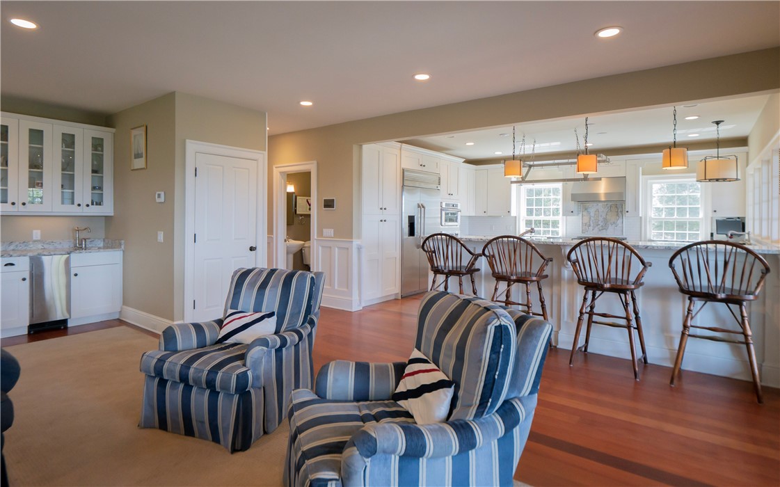 1235 North Main Road Jamestown, RI 02835 - Photo 10 of 40