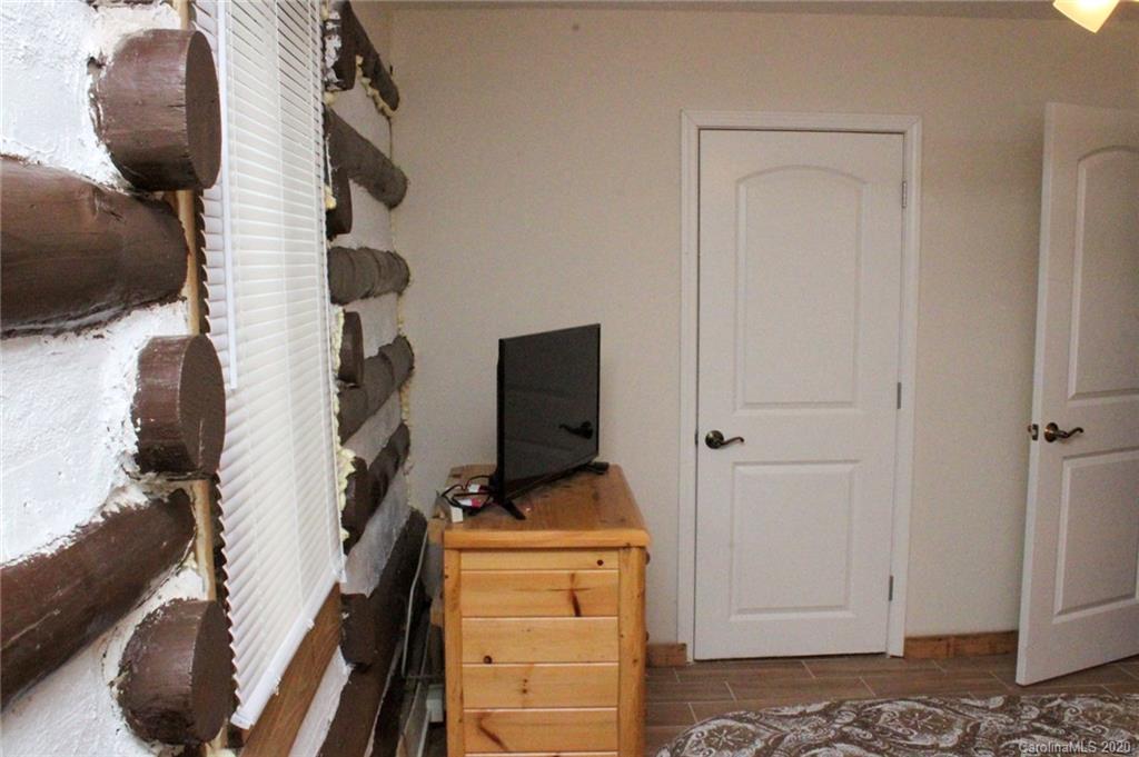 4667 East Fork Road Marshall, NC 28753 - Photo 11 of 19 Gallery Image 11