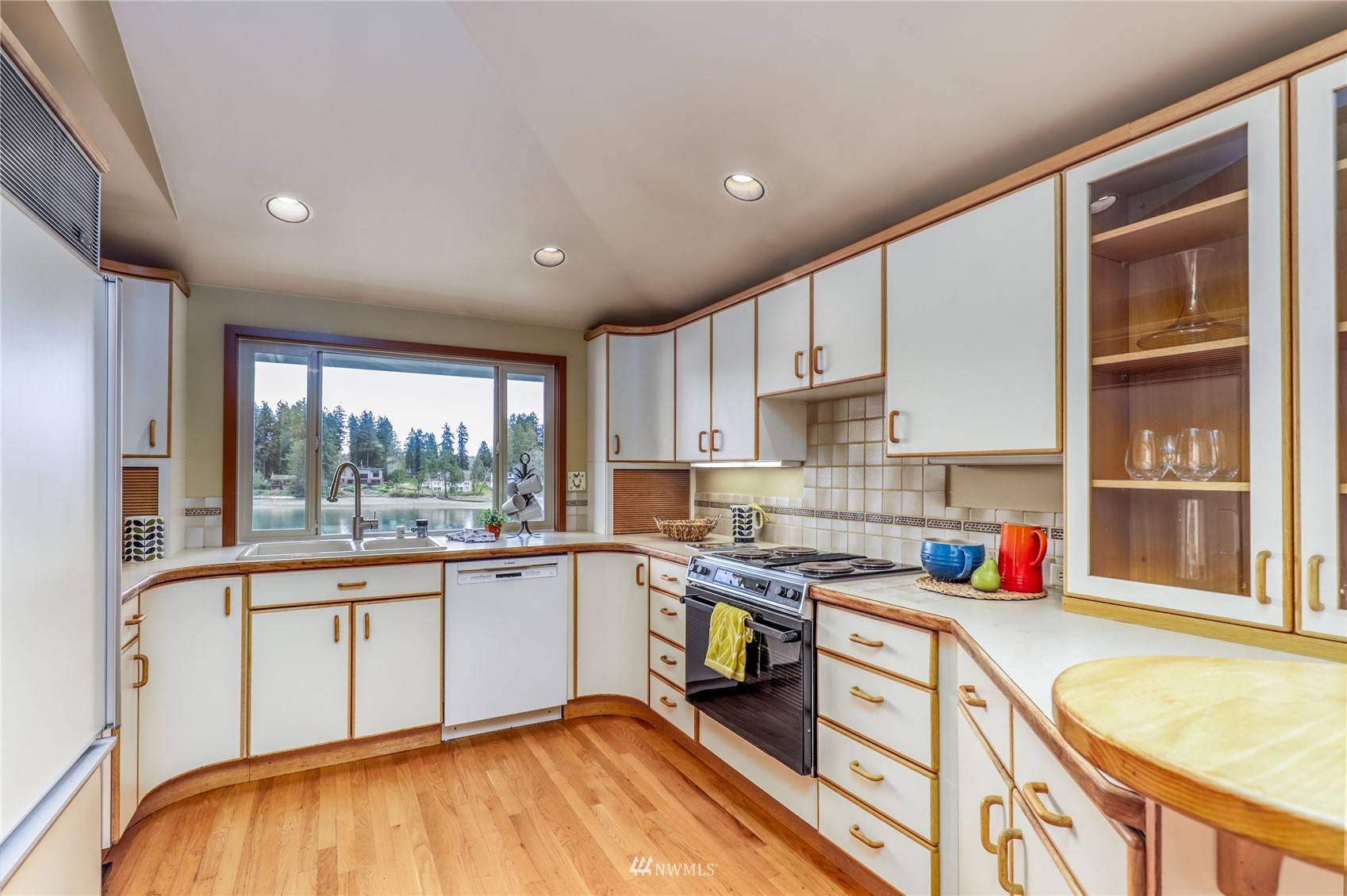 15790 Virginia Loop Road Northeast Poulsbo, WA 98370 - Photo 21 of 40 Gallery Image 21