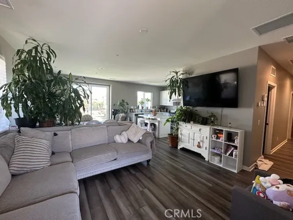 $3,200 | 563 SUNSHOW Court, Hemet, CA 92543