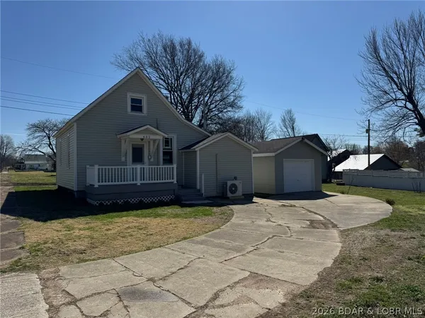 $159,900 | 402 East Eickhoff Street, Cole Camp, MO 65325