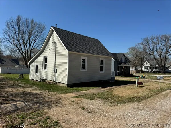 $159,900 | 402 East Eickhoff Street, Cole Camp, MO 65325