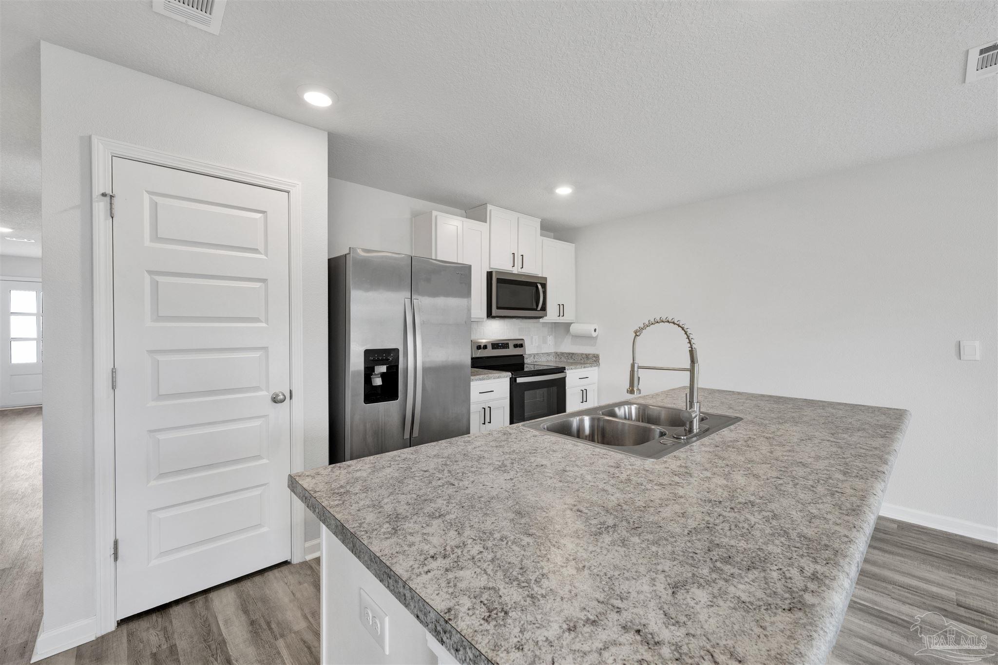 4366 Winged Elm Court Pace, FL 32571 - Photo 6 of 25