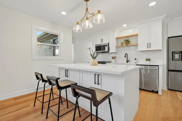 $699,900 | 1237 North Ridge Avenue, Arlington Heights, IL 60004