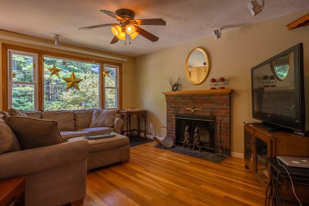 24 Tifft Road North Smithfield, RI 02896 - Photo 3 of 18