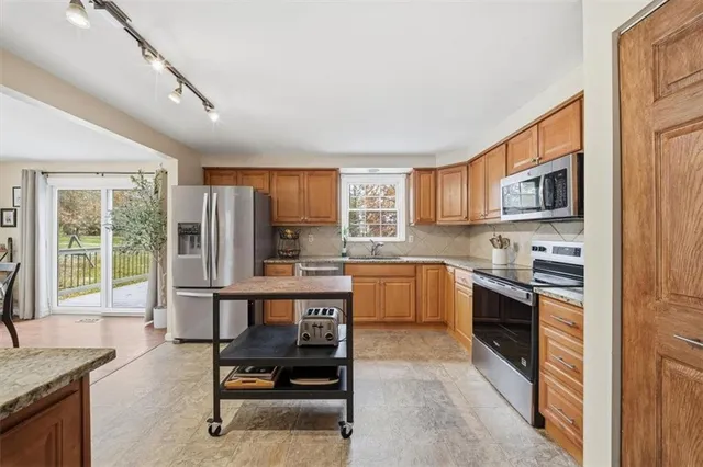 $364,900 | 207 Cricketwood Court, Cranberry Township, PA 16066