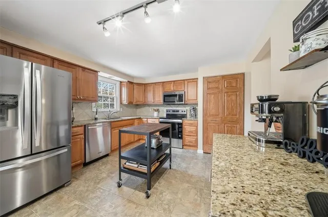 $364,900 | 207 Cricketwood Court, Cranberry Township, PA 16066