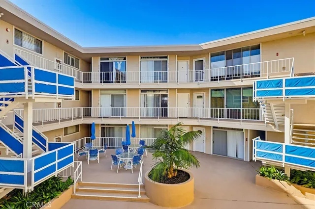 $749,900 | 383 Bay Shore Avenue, Unit 307, Long Beach, CA 90803