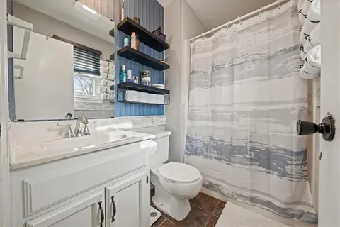 $344,000 | 310 Southeast Shamrock Lane, Blue Springs, MO 64014
