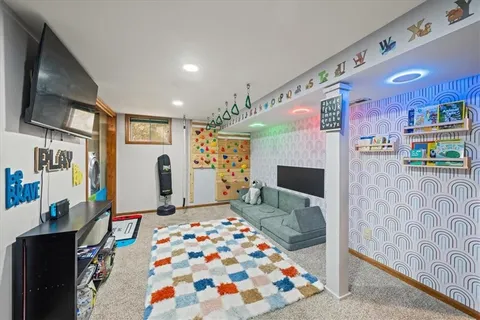 $344,000 | 310 Southeast Shamrock Lane, Blue Springs, MO 64014