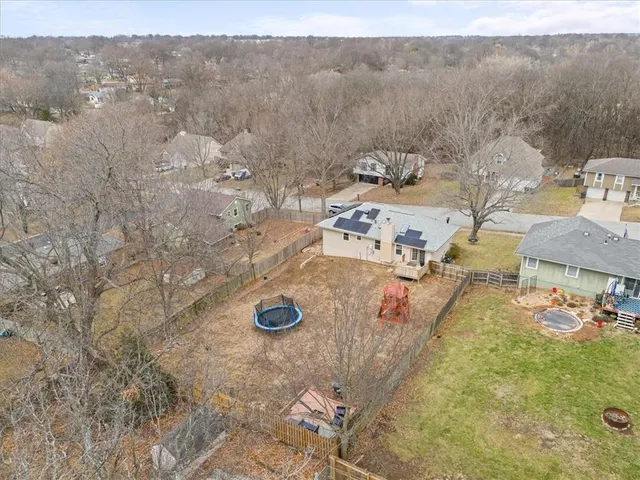 $344,000 | 310 Southeast Shamrock Lane, Blue Springs, MO 64014