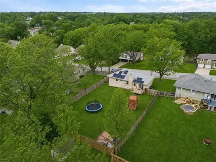$344,000 | 310 Southeast Shamrock Lane, Blue Springs, MO 64014