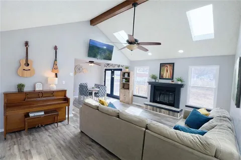 $344,000 | 310 Southeast Shamrock Lane, Blue Springs, MO 64014