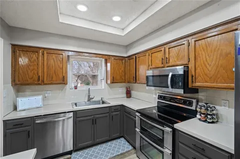 $344,000 | 310 Southeast Shamrock Lane, Blue Springs, MO 64014