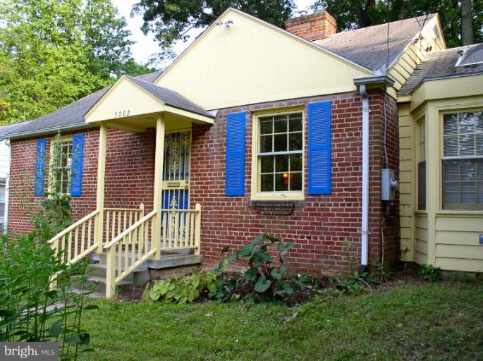 3002 Collins Avenue Silver Spring, MD 20902 - Photo 11 of 19 Exterior (Front)