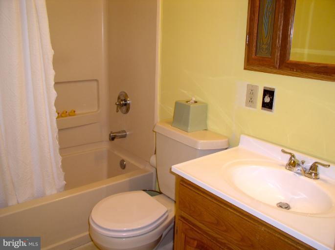 3002 Collins Avenue Silver Spring, MD 20902 - Photo 3 of 19 Bath