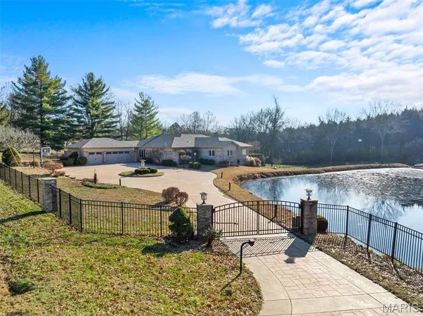 $1,025,000 | 6414 Country Club Road, Washington, MO 63090