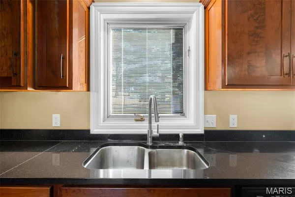 $1,025,000 | 6414 Country Club Road, Washington, MO 63090