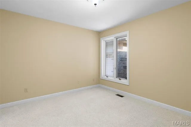 $1,025,000 | 6414 Country Club Road, Washington, MO 63090