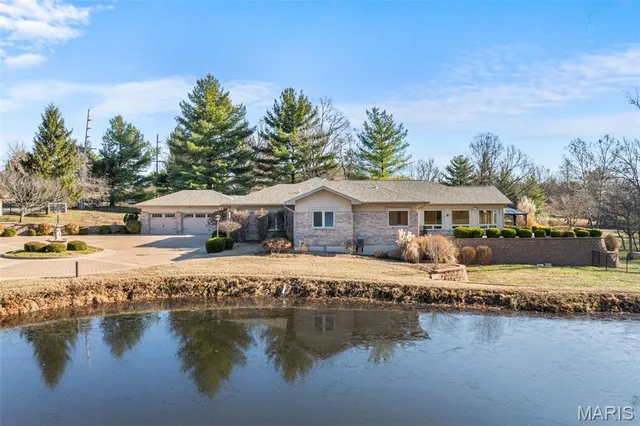 $1,025,000 | 6414 Country Club Road, Washington, MO 63090