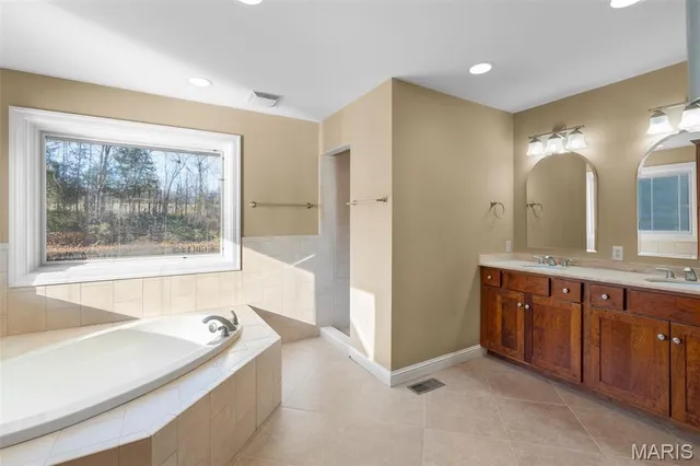 $1,025,000 | 6414 Country Club Road, Washington, MO 63090