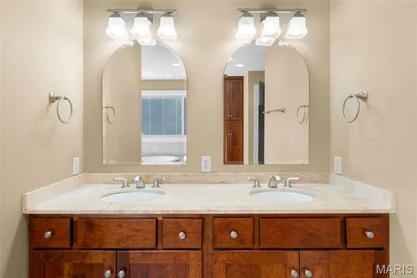 $1,025,000 | 6414 Country Club Road, Washington, MO 63090