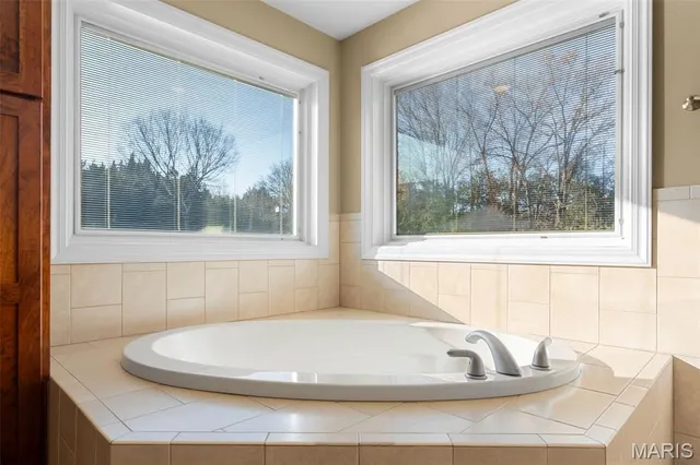 $1,025,000 | 6414 Country Club Road, Washington, MO 63090