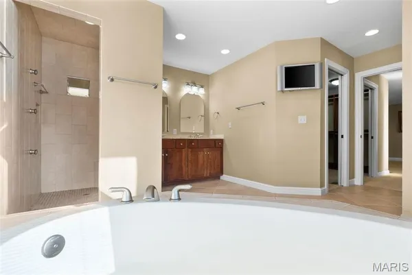 $1,025,000 | 6414 Country Club Road, Washington, MO 63090