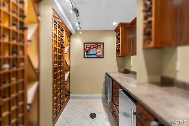 $1,025,000 | 6414 Country Club Road, Washington, MO 63090