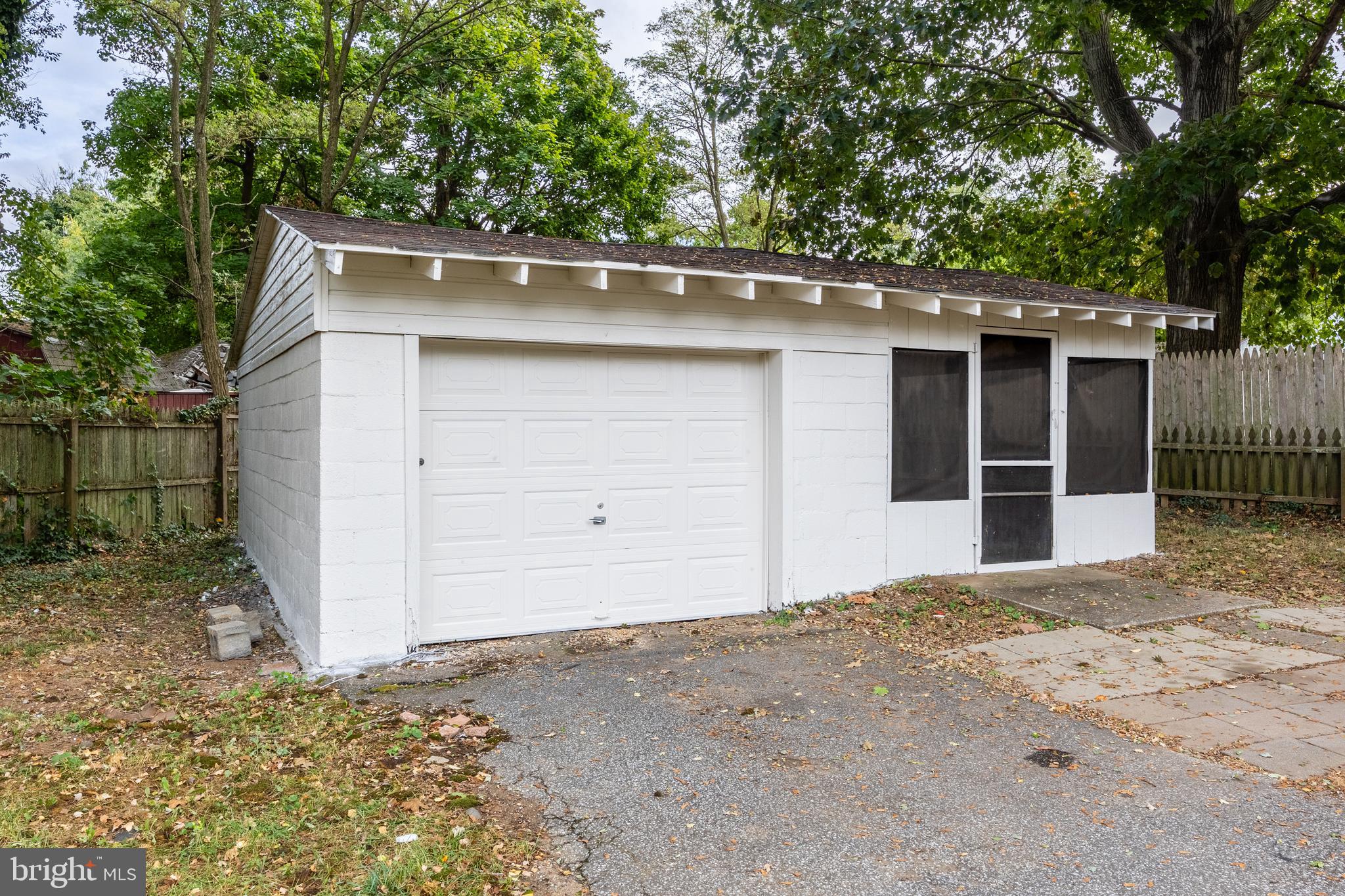 154 Kings Highway Mount Royal, NJ 08061 - Photo 45 of 45 a backyard of a house