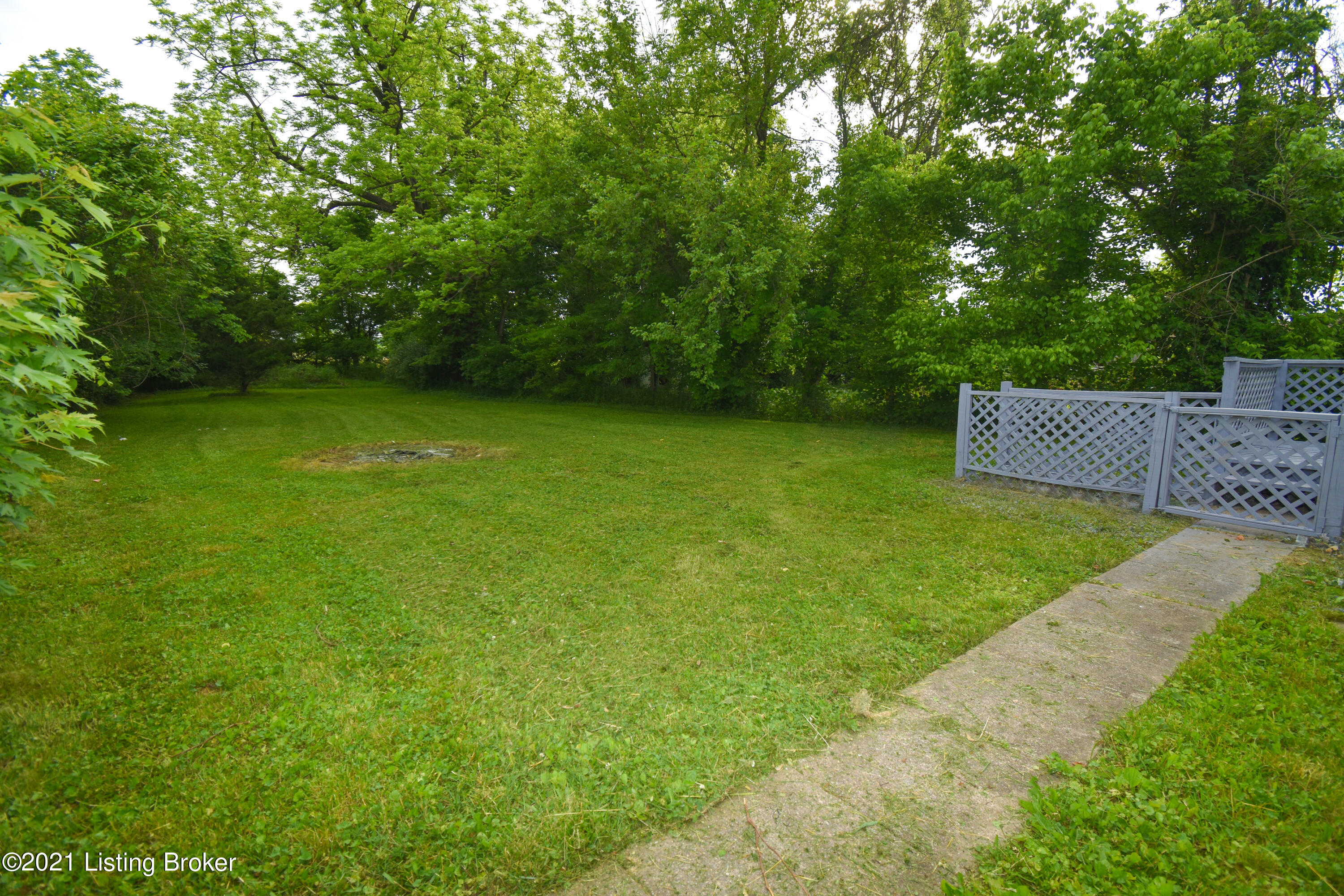 6609 West Orell Road Louisville, KY 40272 - Photo 8 of 8 DSC_0190