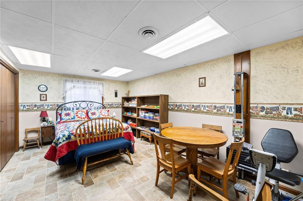 21 West Edwards Street Iola, KS 66749 - Photo 16 of 64