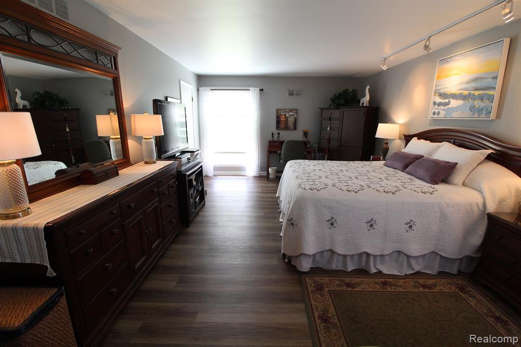 31775 Ridgeside Drive, Unit 2 Farmington Hills, MI 48334 - Photo 60 of 90